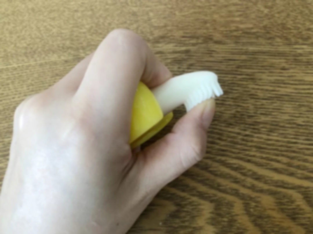 10个月的宝宝门牙缝隙大